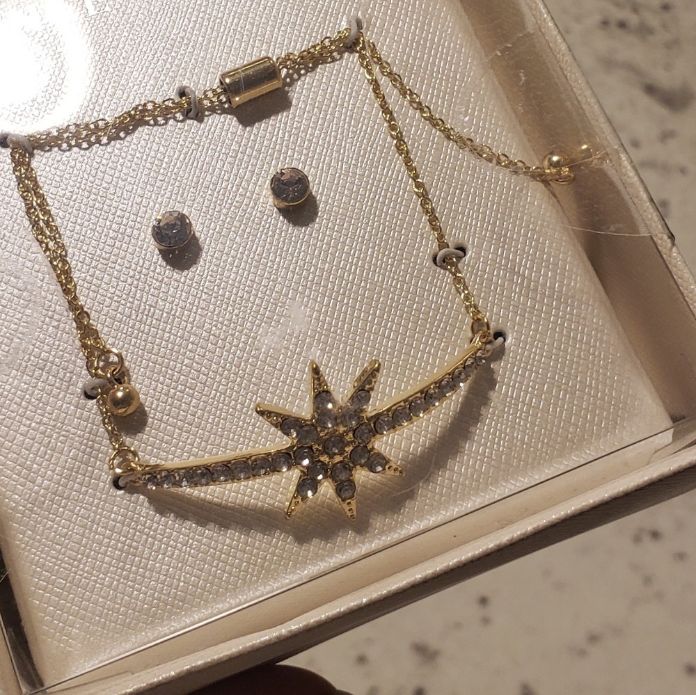 NIB Vince Camuto Gold Starburst Bracelet & Earring
